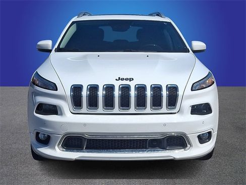 Used 2017 Jeep Cherokee Overland w/ Technology Group image 2