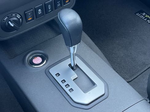 Used 2021 Nissan Frontier PRO-4X w/ Pro-4x Utility Package image 25