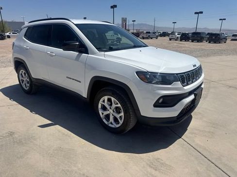 Certified 2024 Jeep Compass Latitude AWD/4WD image 6