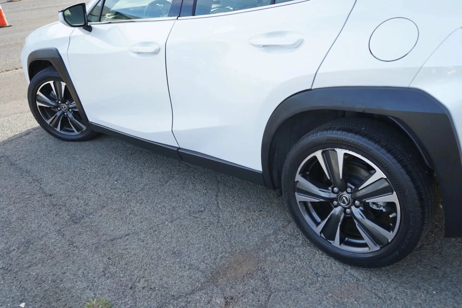 Used 2019 Lexus UX 200 FWD image 6