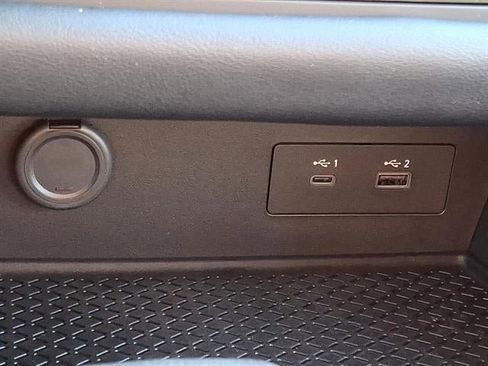 Used 2025 Nissan Pathfinder S image 25