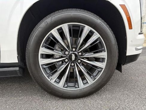 Certified 2025 Cadillac Escalade ESV Premium Luxury w/ Touring Package AWD/4WD image 12