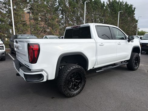 Used 2025 GMC Sierra 1500 AT4 w/ AT4 Premium Package AWD/4WD image 10