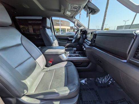 Used 2024 GMC Sierra 1500 SLT w/ SLT Premium Plus Package RWD image 30