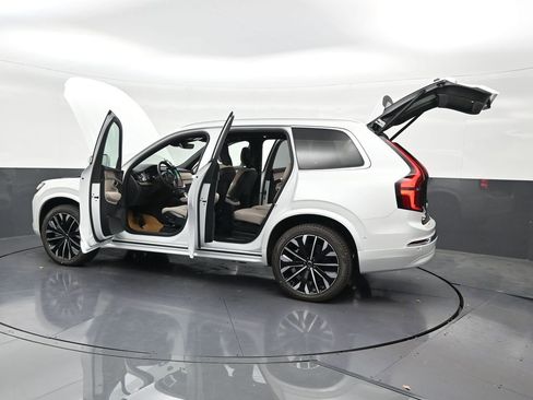 New 2026 Volvo XC90 T8 Plus w/ Protection Package Premier AWD/4WD image 32