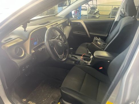 Used 2015 Toyota RAV4 LE AWD/4WD image 4