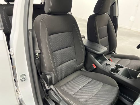Used 2024 GMC Terrain SLE AWD/4WD image 28