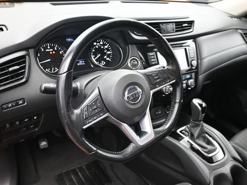 Used 2020 Nissan Rogue SV image 17