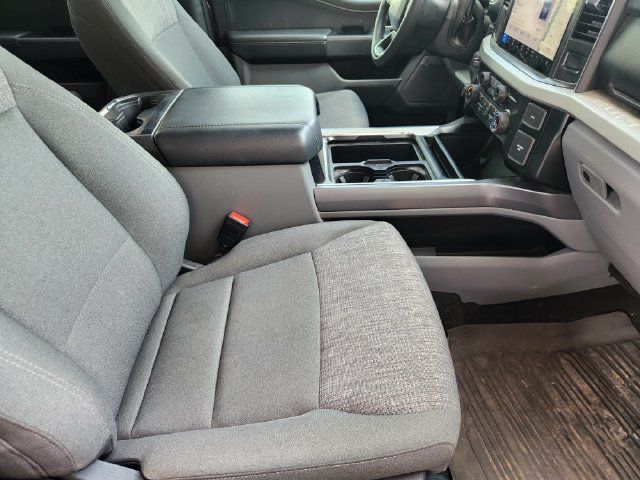 Used 2024 Ford F250 XLT w/ Black Appearance Package AWD/4WD image 13
