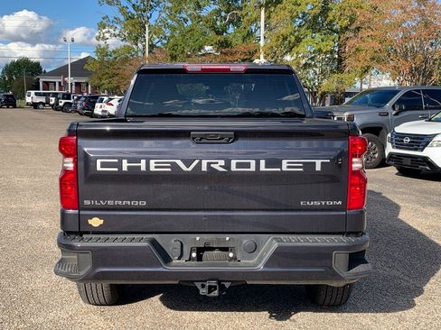 Used 2022 Chevrolet Silverado 1500 Custom image 4