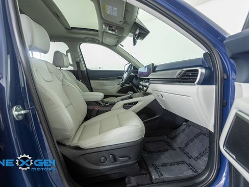Used 2025 Kia Telluride SX w/ SX Captain's Chair Package AWD/4WD image 44