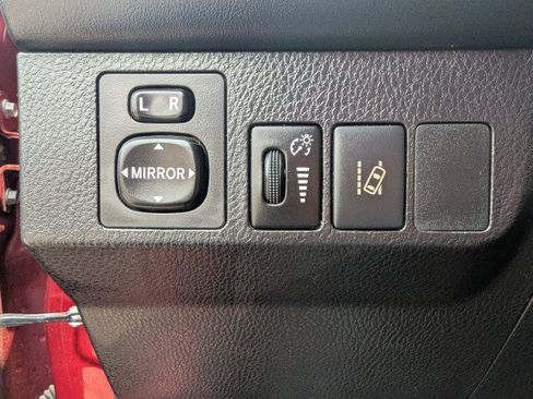 Used 2018 Toyota RAV4 XLE w/ Plus Extra Value Package AWD/4WD image 15