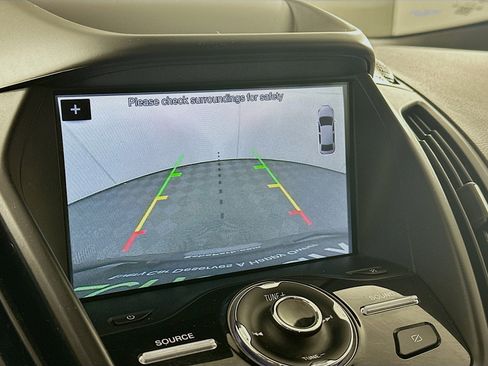 Used 2019 Ford Escape Titanium image 23