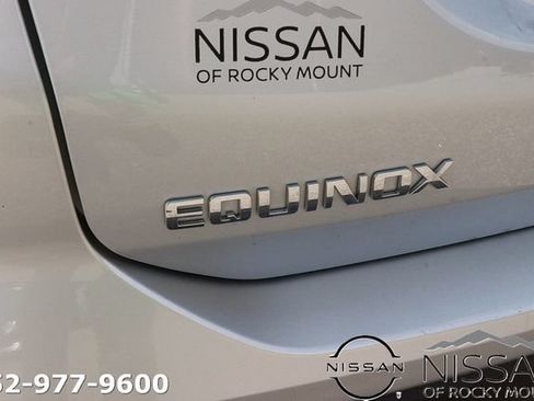 Used 2022 Chevrolet Equinox LT FWD image 8