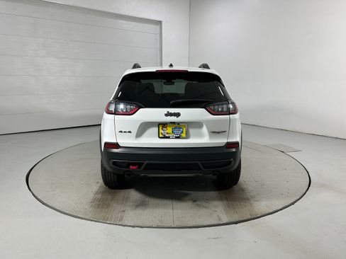 Used 2019 Jeep Cherokee Trailhawk w/ Cold Weather Group AWD/4WD image 31