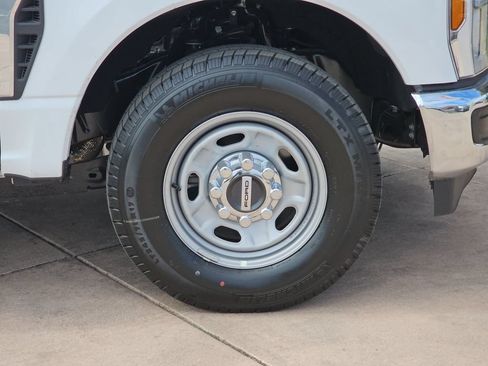 New 2026 Ford F250 XL w/ XL Chrome Package RWD image 38