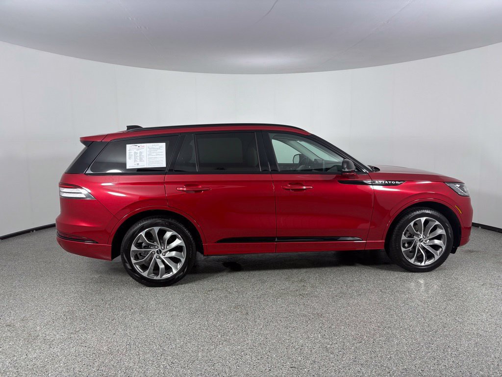 Used 2026 Lincoln Aviator AWD w/ Jet Appearance Package image 8