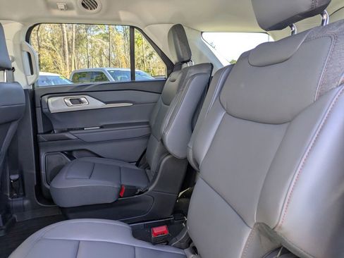 New 2026 Ford Explorer Active w/ Active Comfort Package image 15