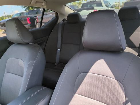 Used 2024 Nissan Altima 2.5 SV FWD image 8