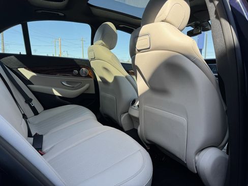 Used 2019 Mercedes-Benz E 300 4MATIC w/ Premium 1 Package image 39