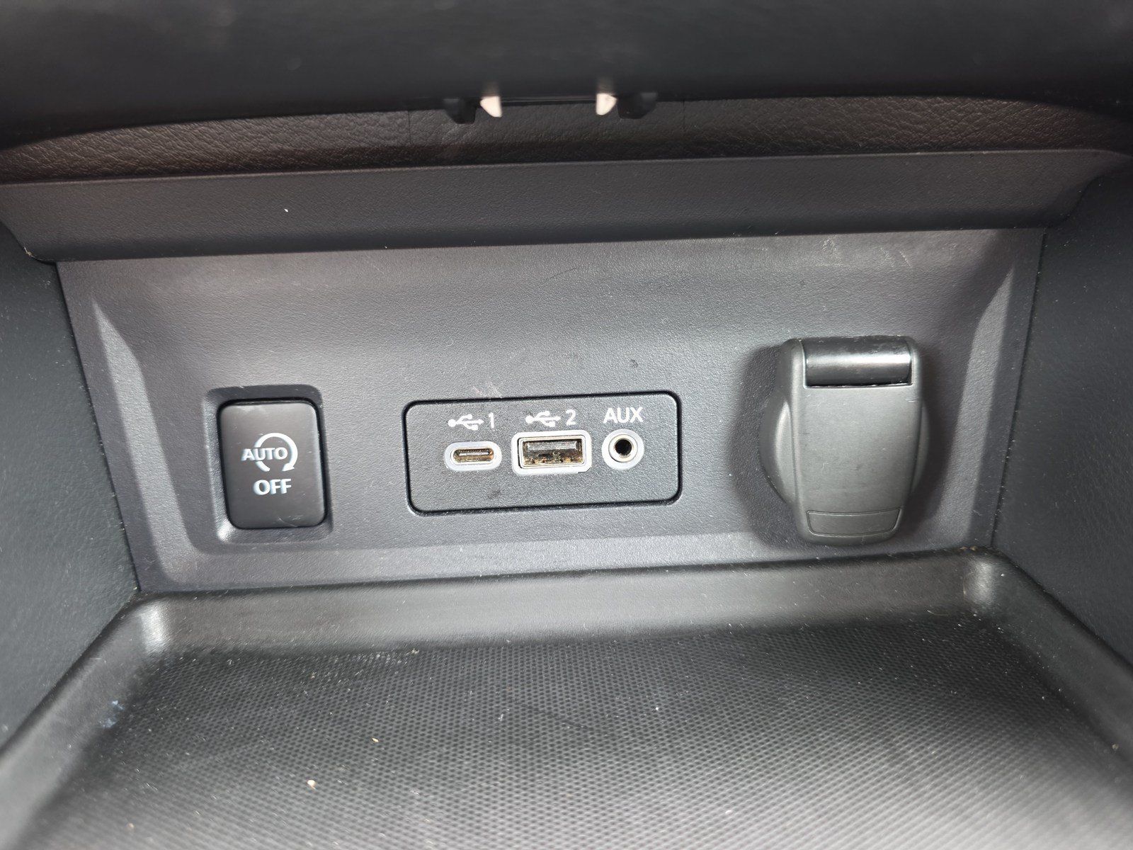 Used 2024 Nissan Sentra SV FWD image 28