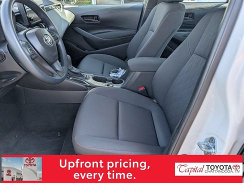 Used 2025 Toyota Corolla LE FWD image 12