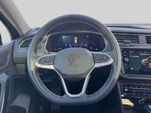 Used 2023 Volkswagen Tiguan SE image 14