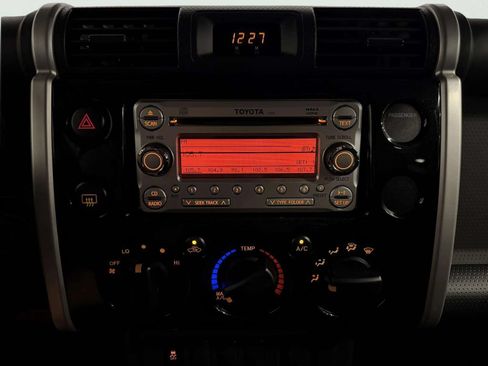 Used 2014 Toyota FJ Cruiser 4WD w/ Convenience Package image 34