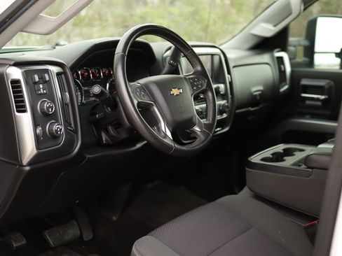 Used 2016 Chevrolet Silverado 2500 LT w/ LT Convenience Package image 9