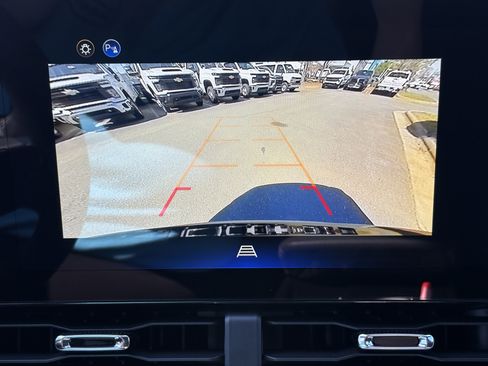 New 2026 Chevrolet Equinox LT image 18