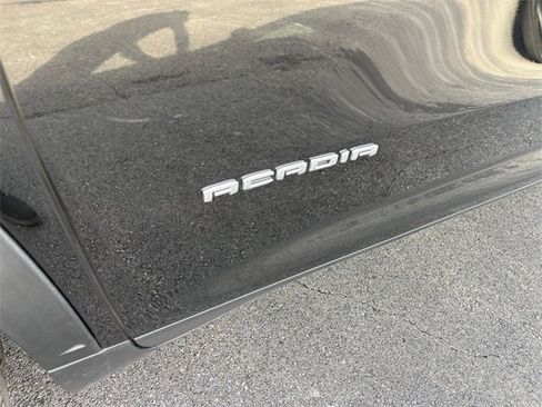 Used 2025 GMC Acadia Elevation image 6