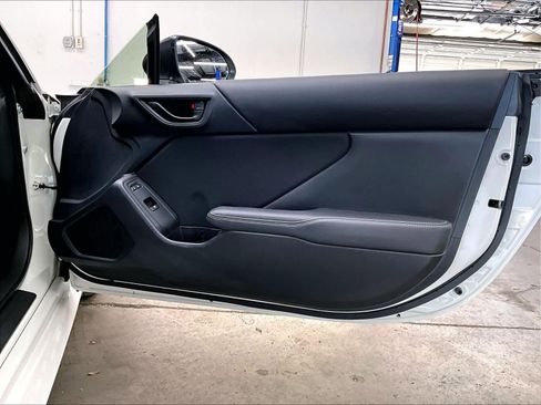 Used 2022 Toyota GR86 w/ ALL Weather Mat Package (TMS) image 23