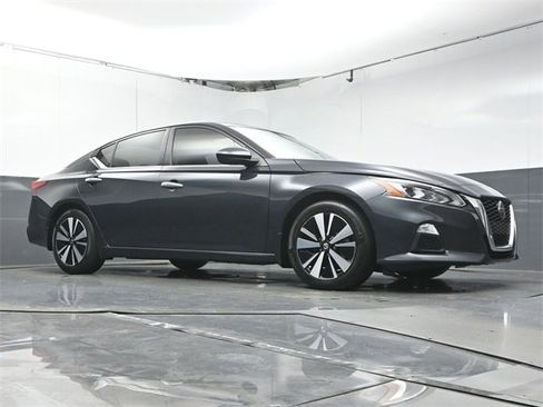 Used 2022 Nissan Altima 2.5 SV image 37