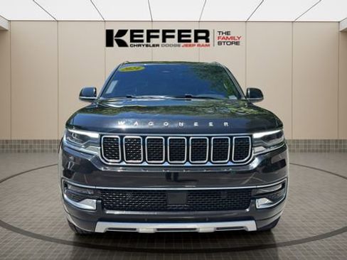 Certified 2024 Jeep Wagoneer Series II w/ Flexible Seating Group RWD image 9