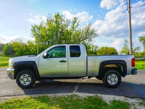 Used 2010 Chevrolet Silverado 2500 LT w/ Interior Plus Package AWD/4WD image 7