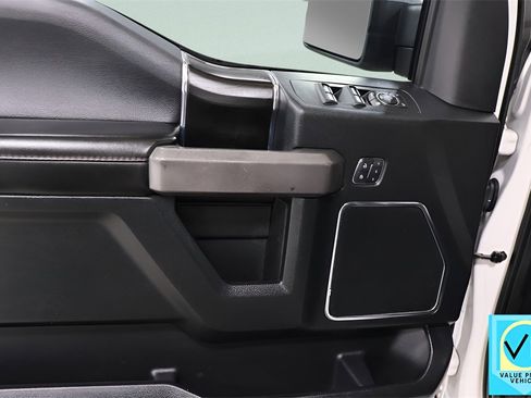 Used 2018 Ford F150 Platinum w/ Equipment Group 701A Luxury image 24