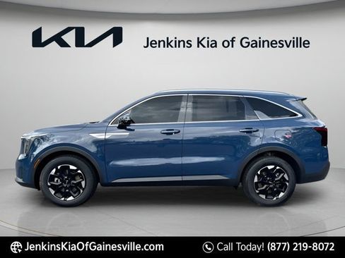 Used 2025 Kia Sorento S w/ Panoramic Sunroof Package FWD image 5