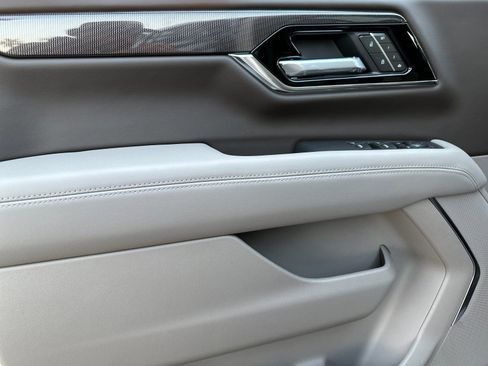 Certified 2026 GMC Yukon XL Elevation w/ Elevation Premium Package image 10