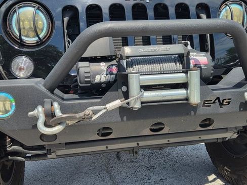 Used 2018 Jeep Wrangler Unlimited Sport S AWD/4WD image 10