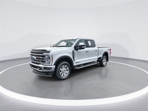 Used 2024 Ford F250 Lariat w/ Chrome Package image 4