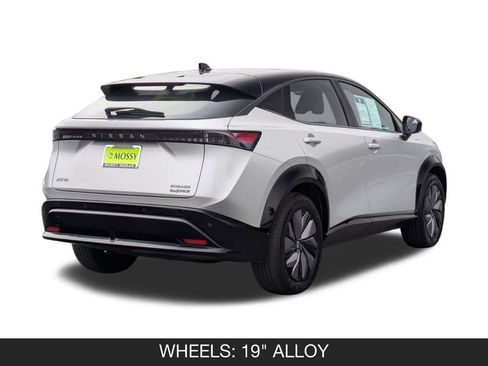 Used 2024 Nissan Ariya AWD image 8