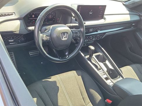Used 2023 Honda Accord Sport image 2