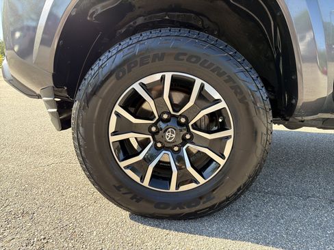 Used 2020 Toyota Tacoma TRD Sport image 22