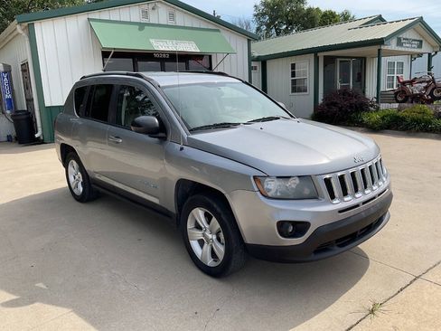 Used 2015 Jeep Compass Sport w/ Power Value Group AWD/4WD image 4