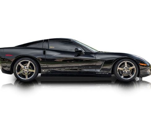 Used 2008 Chevrolet Corvette Coupe w/ Preferred Equipment Group RWD image 2
