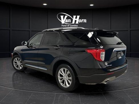 Used 2023 Ford Explorer Limited image 3