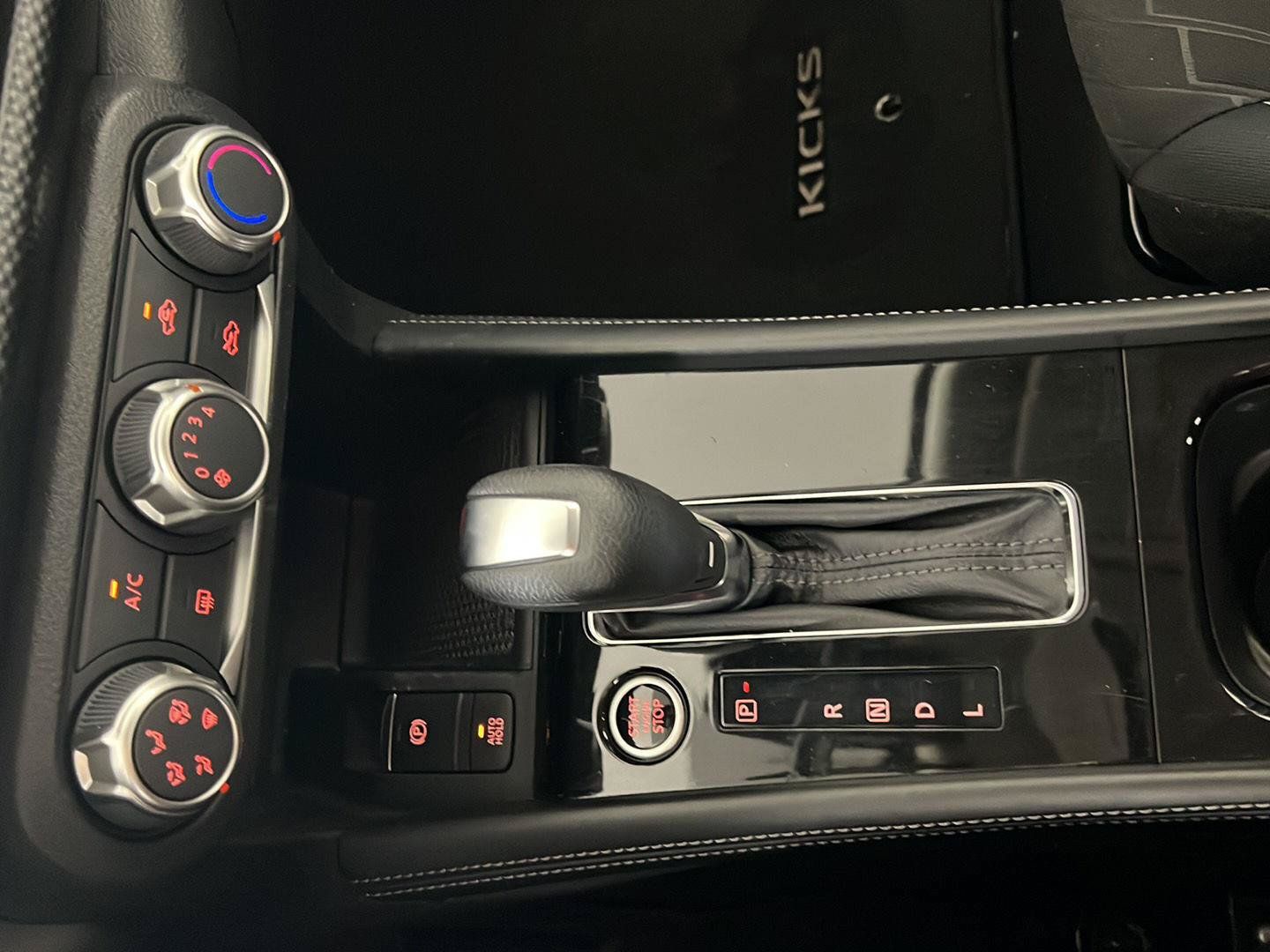 Used 2023 Nissan Kicks SV FWD image 20