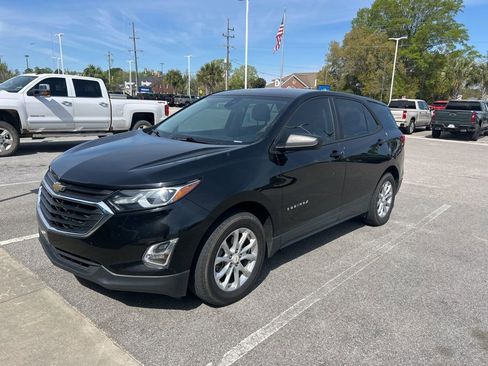 Used 2020 Chevrolet Equinox LS image 3