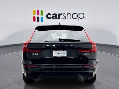 Used 2025 Volvo XC60 B5 Plus image 4