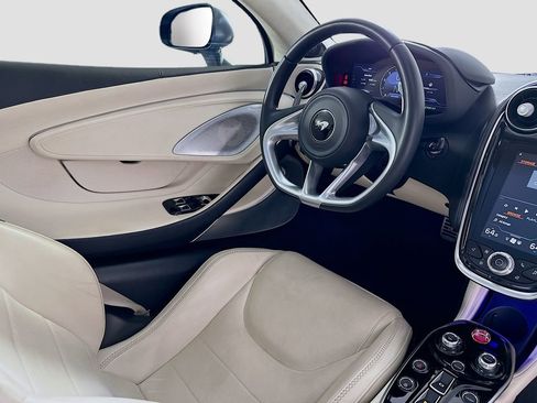 Used 2023 McLaren GT RWD image 23